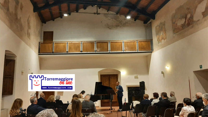 Resoconto video del concerto musicale del Duo Atan che si è svolto a Torremaggiore la sera del 14 maggio 2022 al Castello Ducale De Sangro organizzato dall’Associazione Mozart