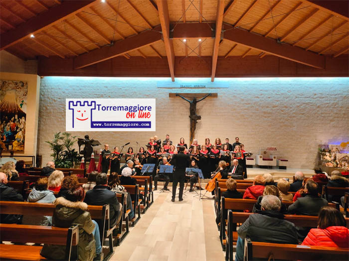 Tripudio per il Concerto di Natale della Corale polifonica Frà Daniele Natale di San Giovanni Rotondo e della Cappella Federiciana di Torremaggiore che si è svolto nella Chiesa dello Spirito Santo nella serata del 23 dicembre 2023